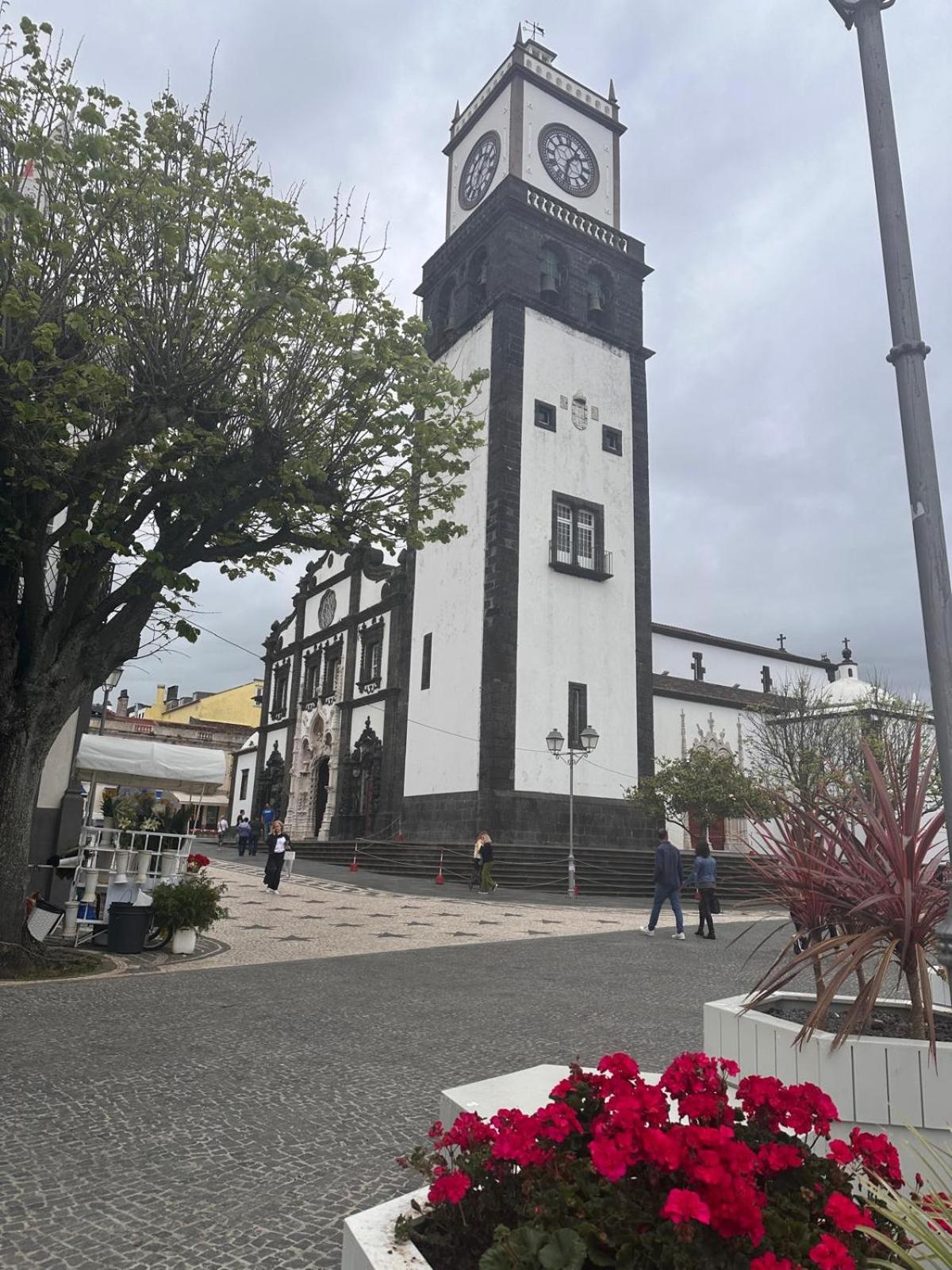 Azor International Hostel Ponta Delgada Eksteriør billede